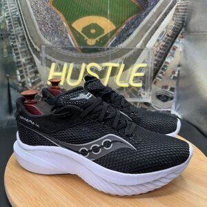 Saucony Women's Kinvara 14 Running Shoes Black/White Sz 8